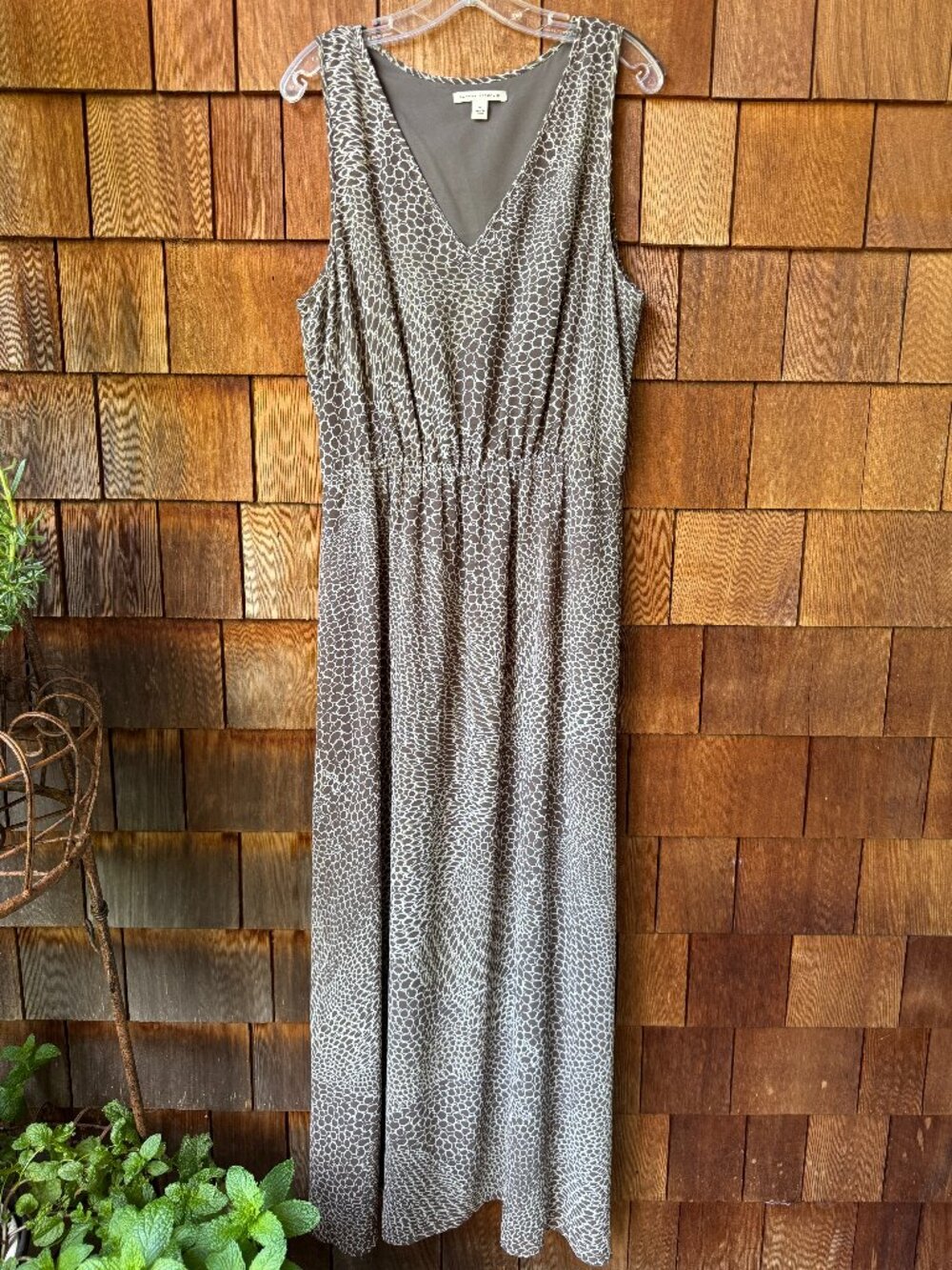 Like New Banana Republic Sleeveless V-Neck Flowy Print Maxi Dress in Women's 16